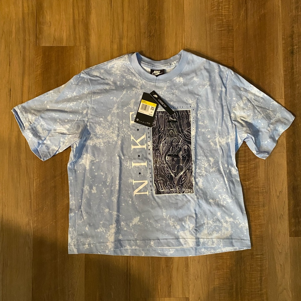 Nike Loose Fit Shirt